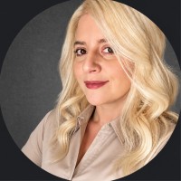 Алина Йованеску — автор обзора